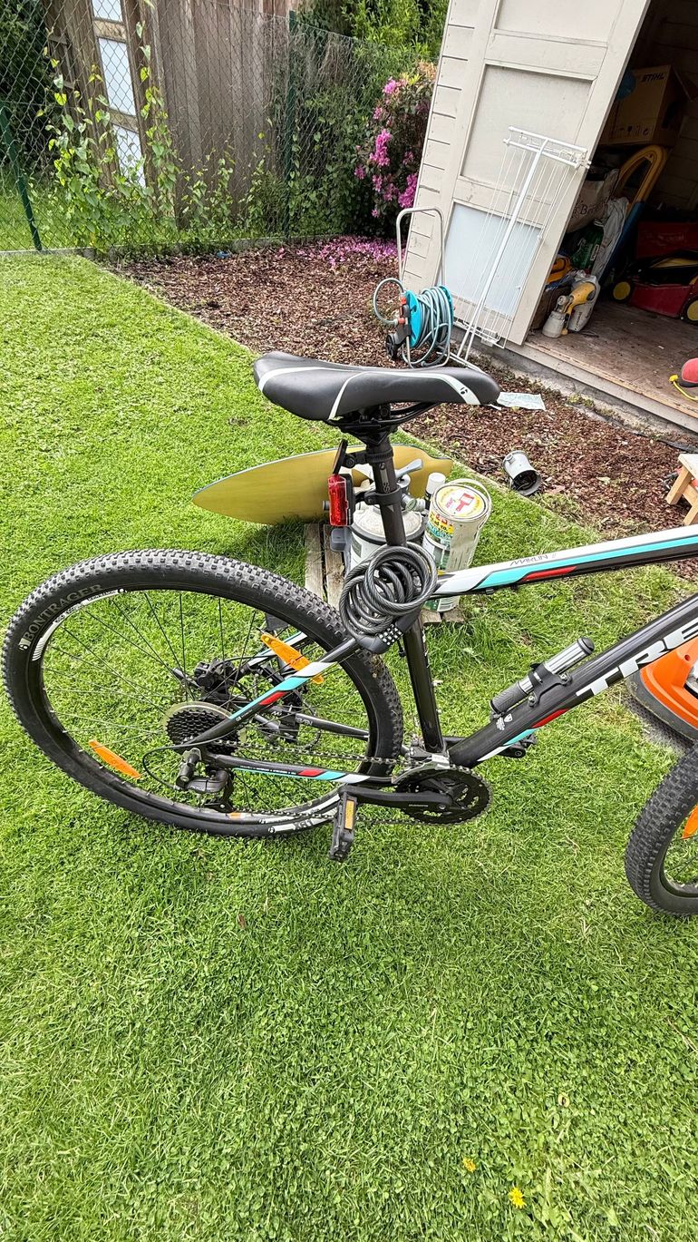 Used Trek Marlin 7 2020 2020 Mountainbike — image 5 of 9