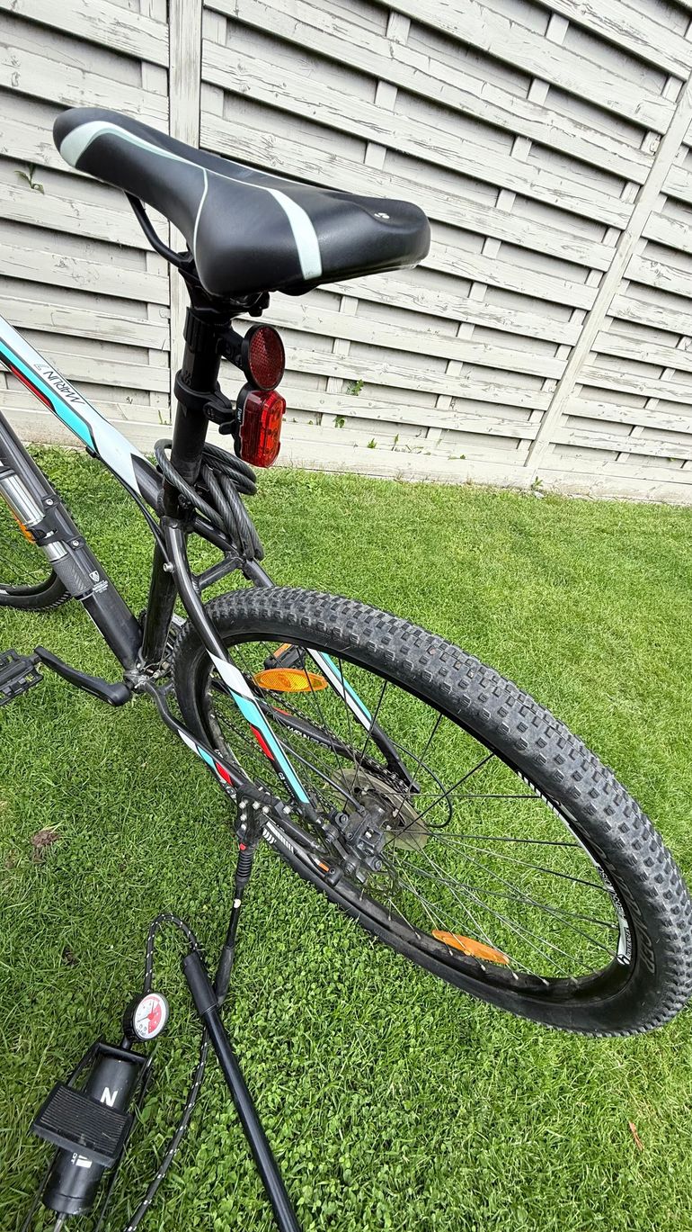 Used Trek Marlin 7 2020 2020 Mountainbike — image 2 of 9