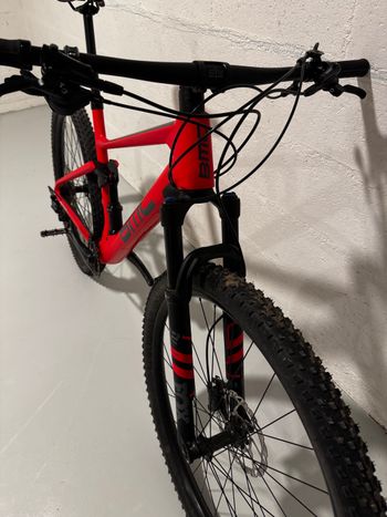 Used BMC BMC Fourstroke 01 Three Shimano SLX 12V 2021 Mountainbike, Rojo — image 3 of 3