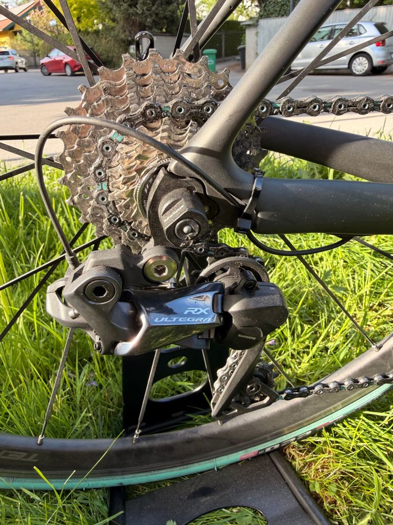 Used Bianchi Oltre XR3 Ultegra Di2 2020 2020 Road & Gravel, Black — image 8 of 10