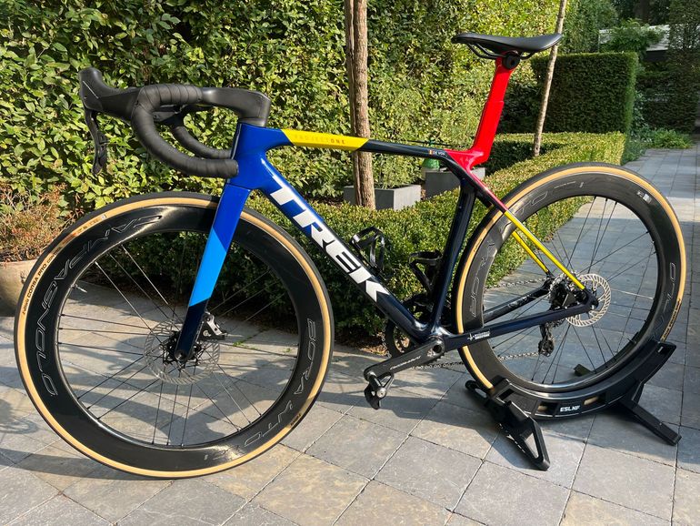 Used Trek Madone Campagnolo Super Record EPS 2026 Road & Gravel, Red — image 2 of 9