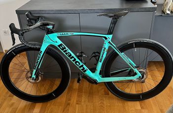 Used Bianchi Oltre XR4 Disc Ultegra Di2 2020 2020 Road & Gravel, Blue — image 10 of 14