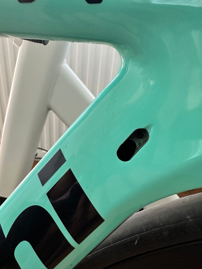 Used Bianchi Oltre XR4 Disc Ultegra Di2 2020 2020 Road & Gravel, Blue — image 6 of 14
