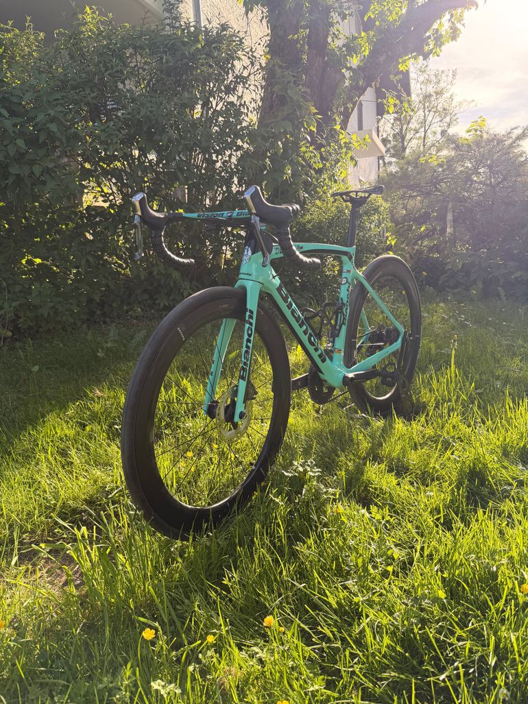 Used Bianchi Oltre XR4 Disc Ultegra Di2 2020 2020 Road & Gravel, Blue — image 3 of 14