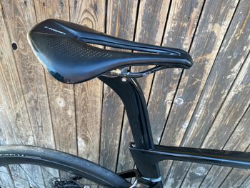 Used Pinarello DOGMA F12 RED ETAP AXS Disc 2022 2022 Road & Gravel, Nero — image 4 of 11