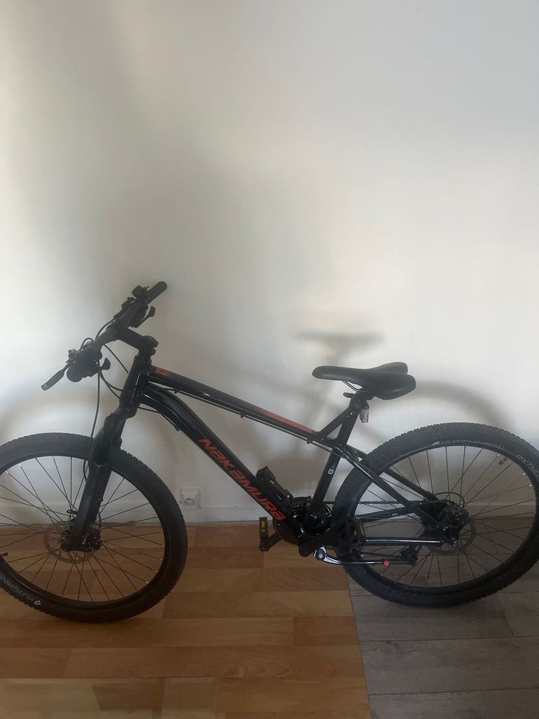 Used Nakamura Nakamura Custom Shimano Tourney 2022 Mountainbike — image 1 of 3