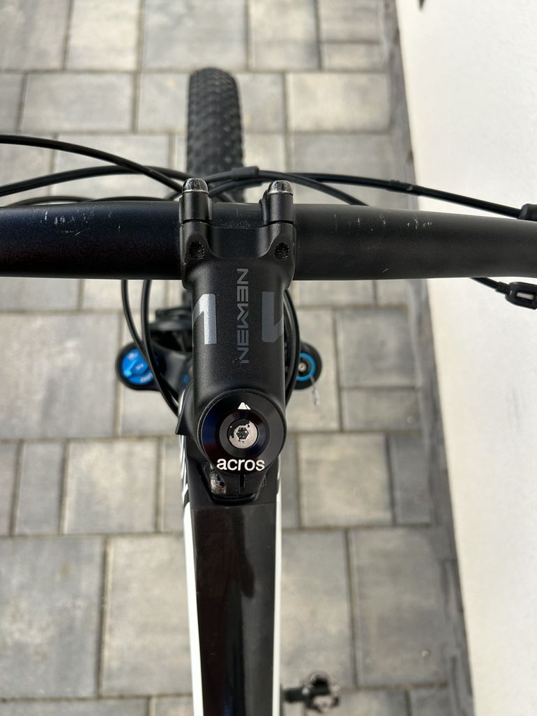 Used Canyon Lux CF 7 2022 2022 Mountainbike, Black, 29 — image 14 of 18