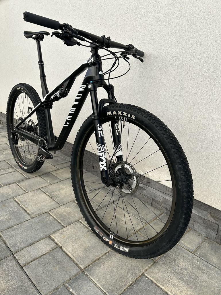 Used Canyon Lux CF 7 2022 2022 Mountainbike, Black, 29 — image 3 of 18