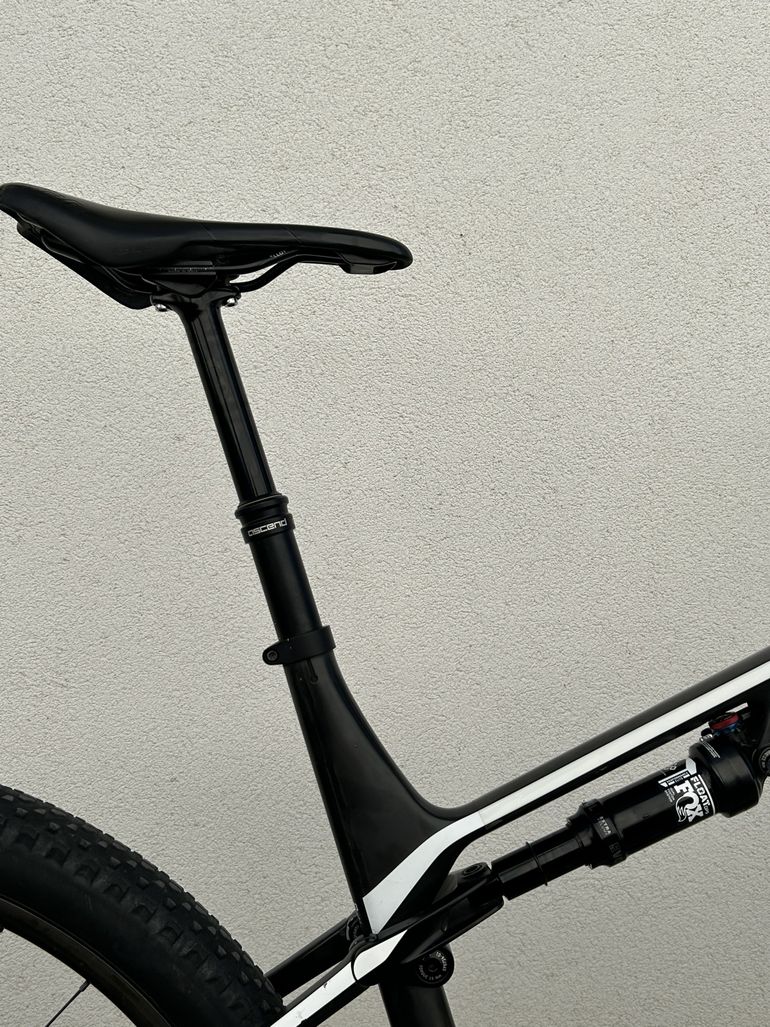Used Canyon Lux CF 7 2022 2022 Mountainbike, Black, 29 — image 5 of 18