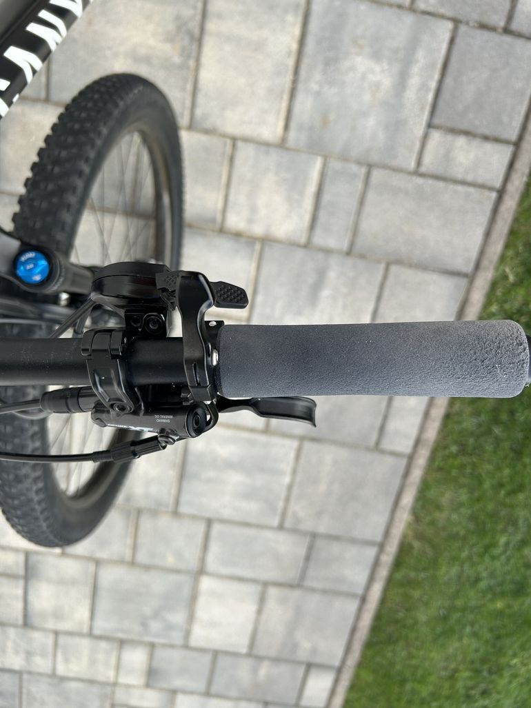 Used Canyon Lux CF 7 2022 2022 Mountainbike, Black, 29 — image 16 of 18
