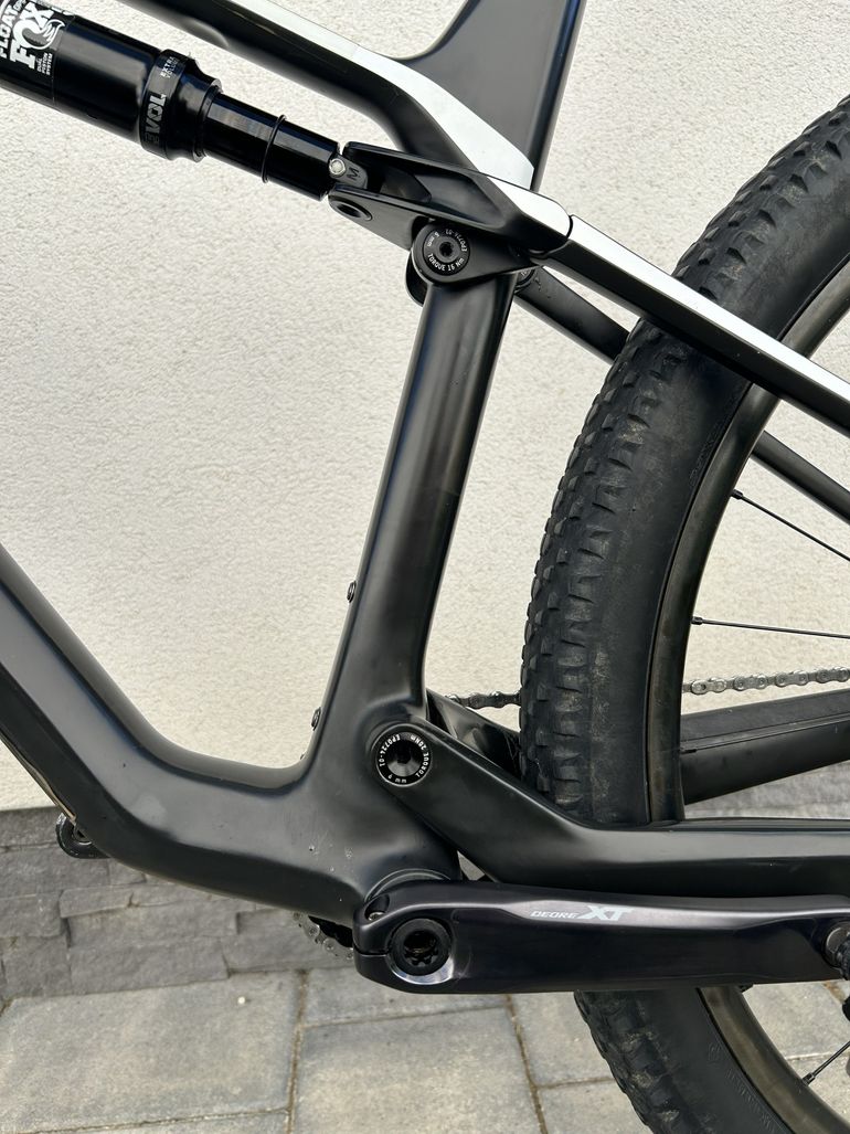 Used Canyon Lux CF 7 2022 2022 Mountainbike, Black, 29 — image 9 of 18