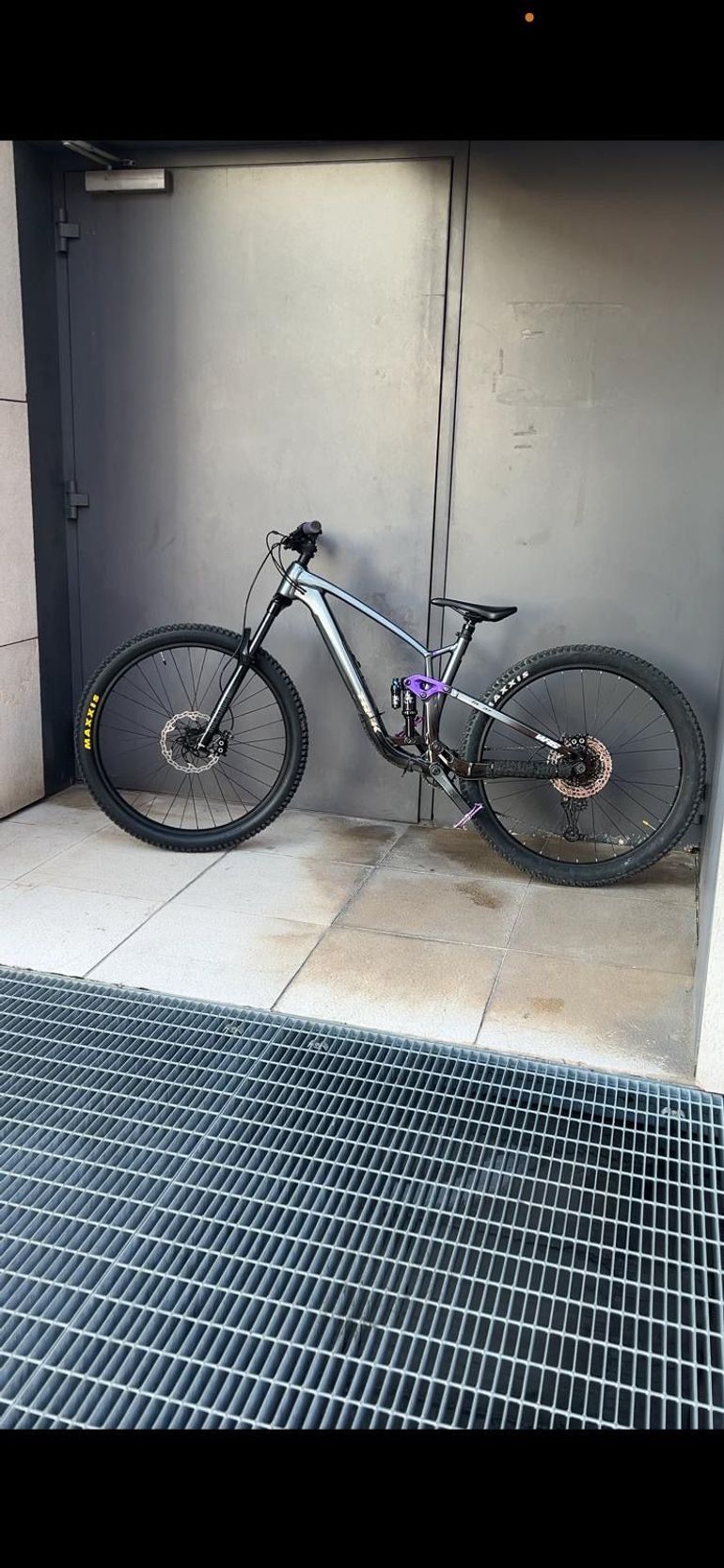 Used Trek Fuel EX 7 Gen 6 2024 2024 Mountainbike — image 2 of 9