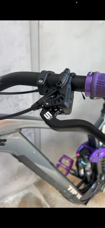 Used Trek Fuel EX 7 Gen 6 2024 2024 Mountainbike — image 7 of 9