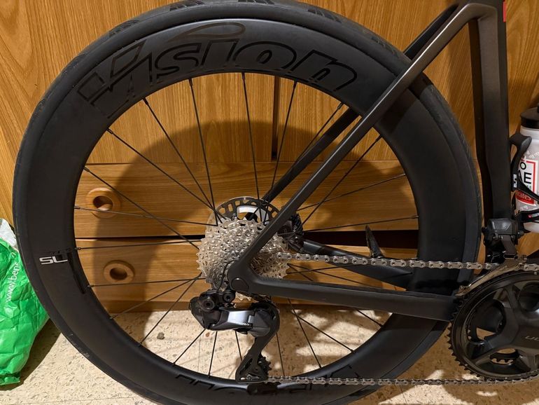 Used Colnago V4RS Shimano Ultegra Di2 2024 Road & Gravel — image 9 of 10