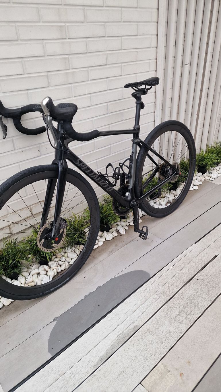 Used Specialized Roubaix Shimano Ultegra Di2 2017 Road & Gravel, Black — image 3 of 9