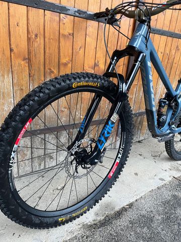 Used Pivot SHADOWCAT Pro XT/XTR 2024 2024 Mountainbike, Blue — image 4 of 10