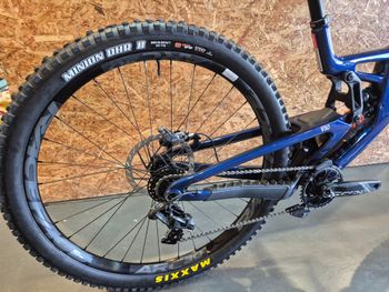 Used Santa Cruz V10 DH S / Carbon CC 2024 2024 Mountainbike, Blue, 27.5 — image 7 of 7
