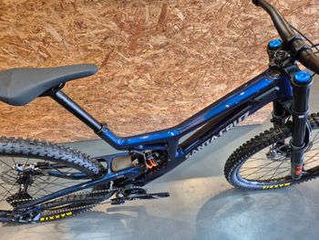 Used Santa Cruz V10 DH S / Carbon CC 2024 2024 Mountainbike, Blue, 27.5 — image 3 of 7