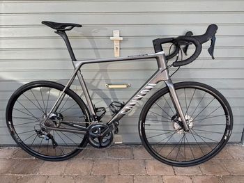 Used Canyon Ultimate CF SL Disc 8.0 2020 2020 Road & Gravel, Grigio chiaro — image 3 of 15