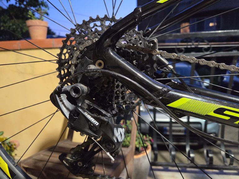 Used Scott Scale 980 2018 2018 Mountainbike, Verde — image 11 of 12