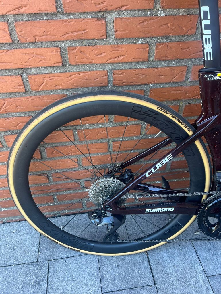 Used CUBE Litening Shimano Ultegra Di2 2025 Road & Gravel, Rojo — image 2 of 4