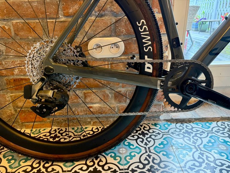 Used Canyon Grail CF SL 7 eTap 2023 2023 Road & Gravel, Green — image 8 of 10
