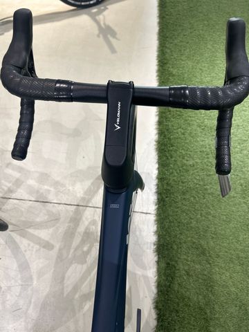 Brugt Bianchi Oltre Comp Ultegra Di2 2025 2025 Road & Gravel — billede 9 af 12