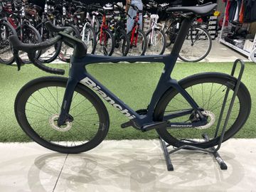 Brugt Bianchi Oltre Comp Ultegra Di2 2025 2025 Road & Gravel — billede 2 af 12