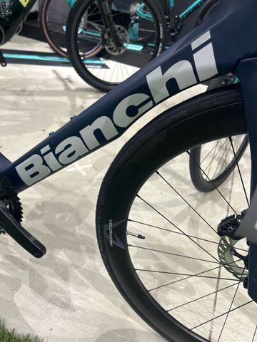 Brugt Bianchi Oltre Comp Ultegra Di2 2025 2025 Road & Gravel — billede 6 af 12