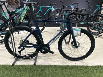 Used Bianchi Oltre Comp Ultegra Di2 2025 2025 Road & Gravel