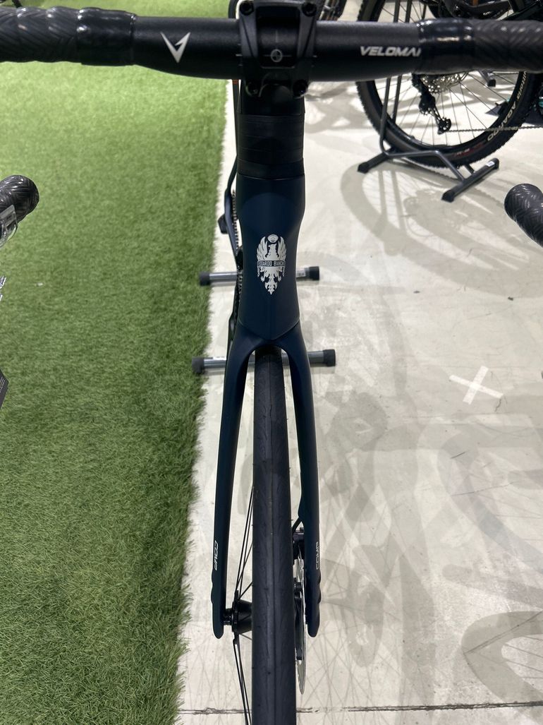 Used Bianchi Oltre Comp Ultegra Di2 2025 2025 Road & Gravel, Blue — image 10 of 12