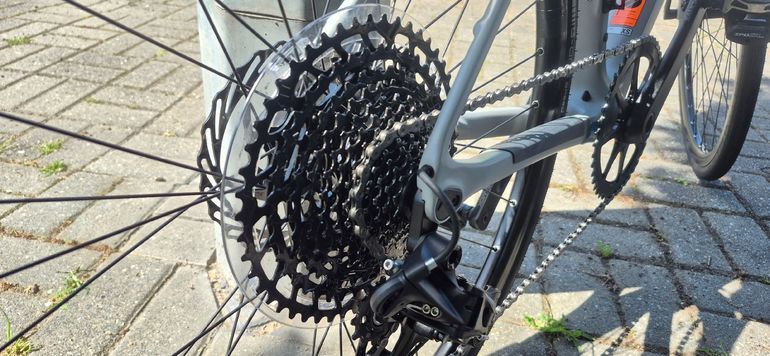 Used Canyon Roadlite CF 8 2023 2023 Urban — image 3 of 9