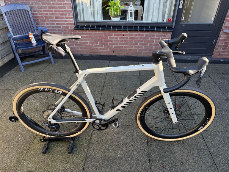Used Canyon Grizl CF 7 2026 2026 Road & Gravel, Grigio chiaro — image 2 of 12