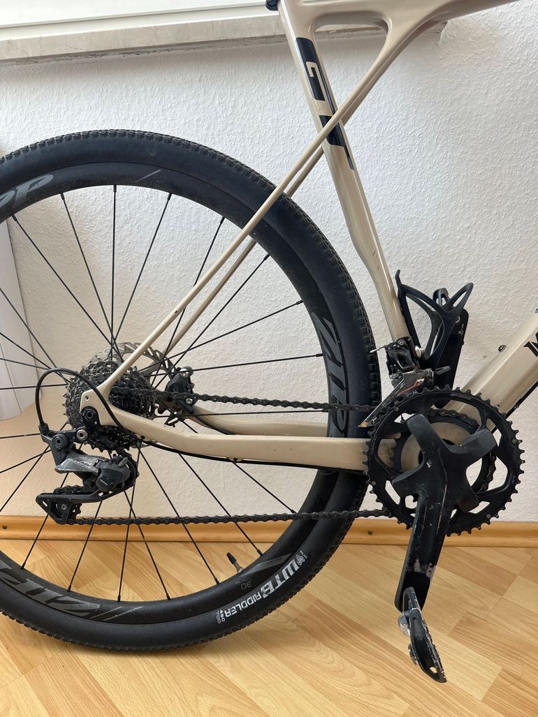 Used GT Grade Carbon Expert 2021 2021 Road & Gravel — image 3 of 6