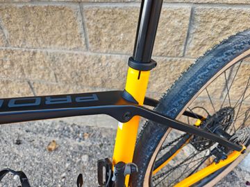 Used Trek Procaliber 9.6 2024 2024 Mountainbike, Orange, 29 — image 4 of 5
