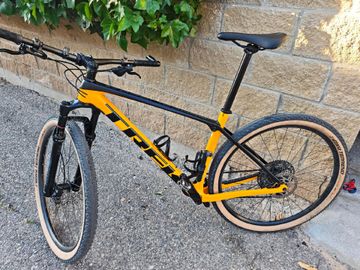 Used Trek Procaliber 9.6 2024 2024 Mountainbike, Orange, 29 — image 1 of 5