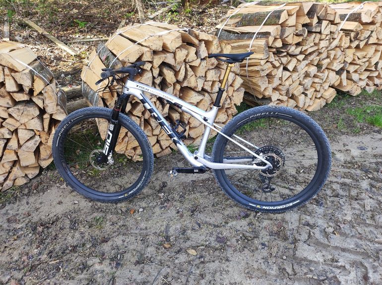 Used Trek Supercaliber SRAM XX1 Eagle AXS 2024 Mountainbike, Hellgrau — image 5 of 5