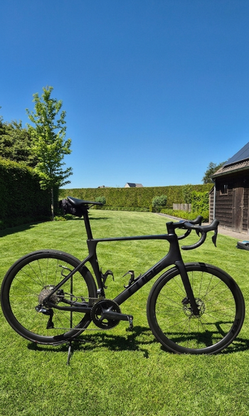 Used CUBE AGREE C:62, RACE 2022 2022 Carretera y gravel