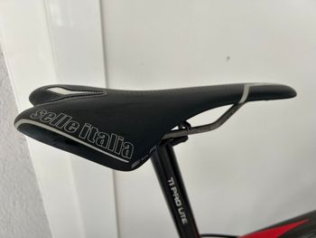 Used Specialized Tarmac SRAM Force 2010 Road & Gravel, Red — image 5 of 8