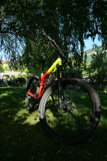 Used Trek Slash Shimano Deore XT 2023 Mountainbike, Orange — image 5 of 7