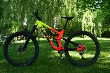 Used Trek Slash Shimano Deore XT 2023 Mountainbike, Orange — image 2 of 7