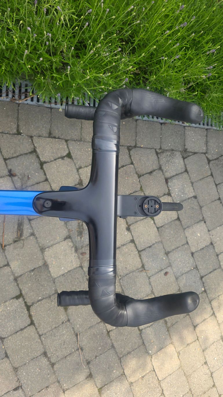 Used Canyon Ultimate CF SL 8 Aero 2023 2023 Road & Gravel, Black — image 11 of 15