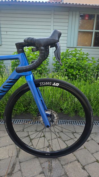 Used Canyon Ultimate CF SL 8 Aero 2023 2023 Road & Gravel, Black — image 4 of 15