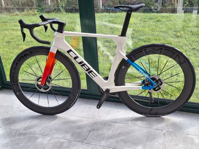 Used CUBE LITENING AERO C:68X, SLT 2025 2025 Road & Gravel, Blanco — image 2 of 5
