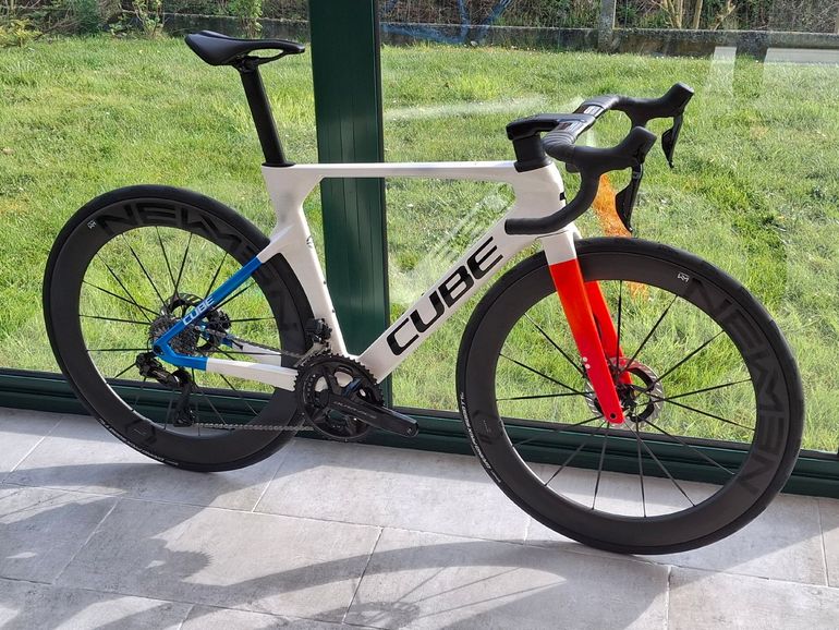 Used CUBE LITENING AERO C:68X, SLT 2025 2025 Road & Gravel, Blanco — image 1 of 5