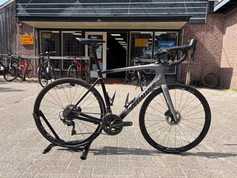 Used Specialized Roubaix Comp 2019 2019 Road & Gravel, Hellgrau — image 1 of 8