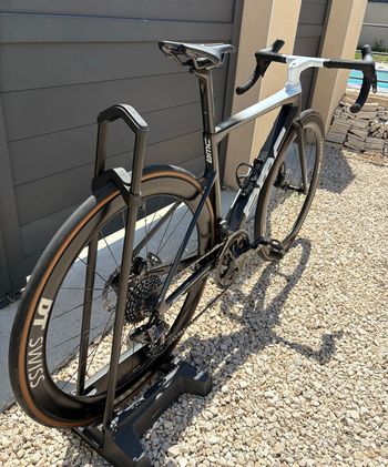 Used BMC Teammachine SLR 01 TWO 2024 2024 Road & Gravel — image 4 of 7