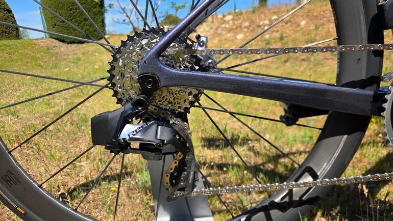 Used Giant Giant Defy Advanced SL 0 SRAM Red AXS 2025 Road & Gravel — image 8 of 9