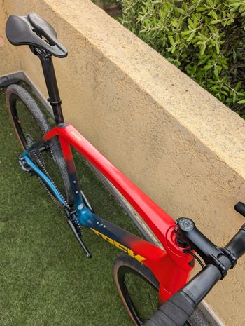 Used Trek Boone Team 2024 Road & Gravel, Rosso — image 2 of 4