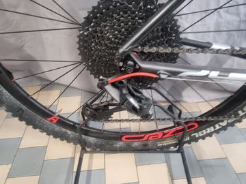 Cannondale F29 Carbon 2021 Mountainbike de segunda mano, Negro — imagen 2 de 5